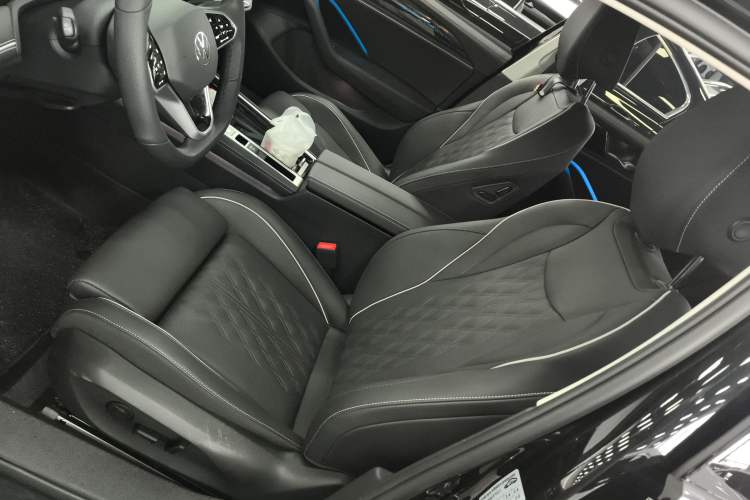 Used Volkswagen Magotan 2024 380TSI DSG Prestige Edition DaMai Package
