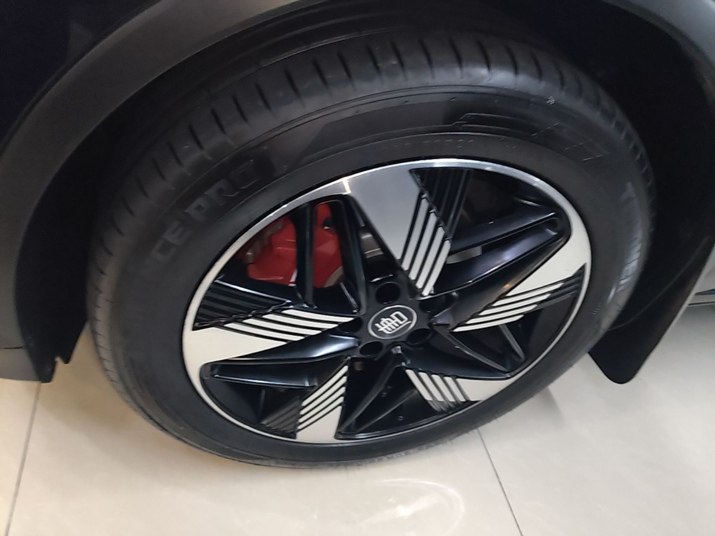 BYD Tang New Energy 2024 DM-i Glory Edition 112KM Prestige Model - Executive — снимка 10