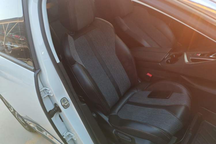 Used Peugeot 5008 2017 380THP 7-Seater Elite Edition
