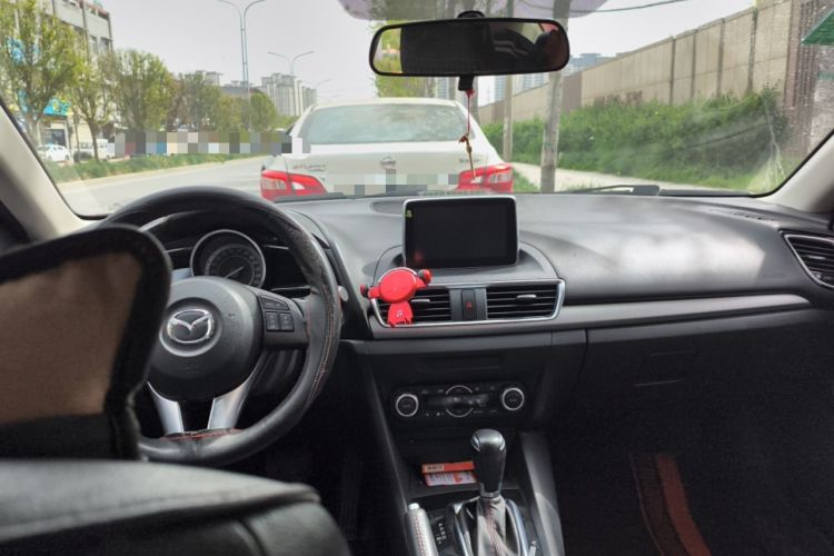 Used Mazda 3 Axela 2014 Sedan 2.0L Automatic Sport Model
