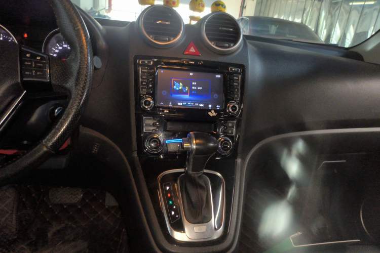 Used Haval H6 2016 Upgraded Model 1.5T Automatic Two-Wheel Drive Elite Version
