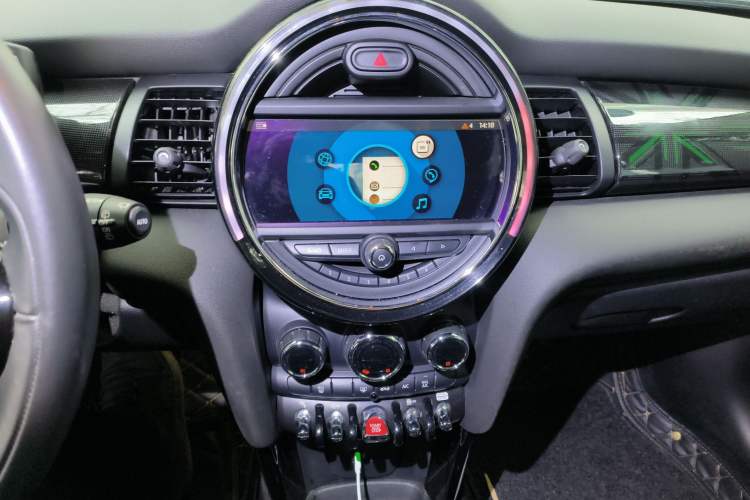 Used MINI MINI 2019 1.5T COOPER Artist