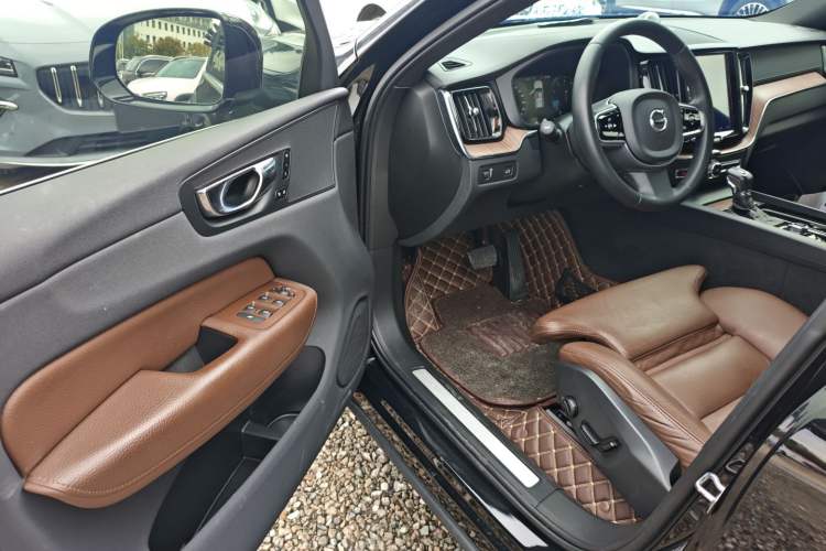 Used Volvo XC60 2021 T5 4x4 Smart Luxury Edition
