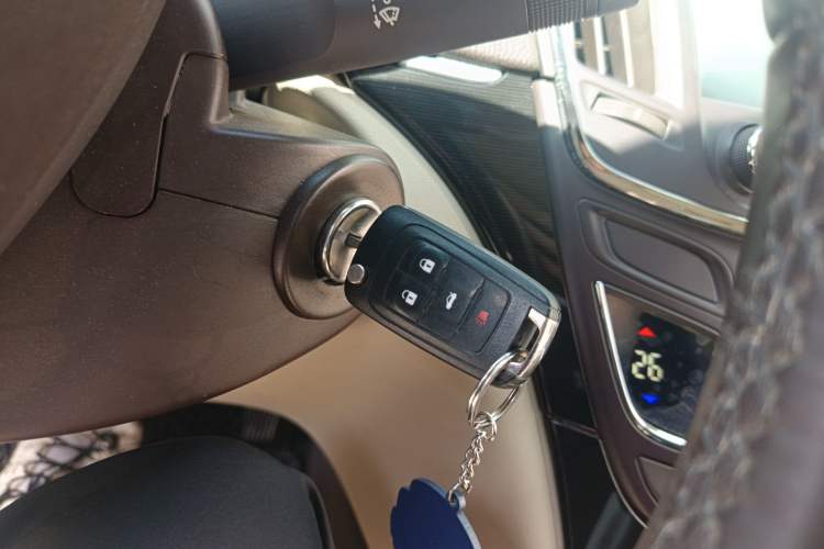 Used Buick Regal 2014 2.0L Leading Fashion Edition