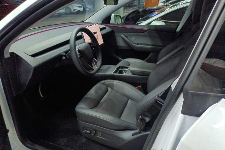 Used Tesla Model Y 2025 Rear-Wheel Drive First Edition
