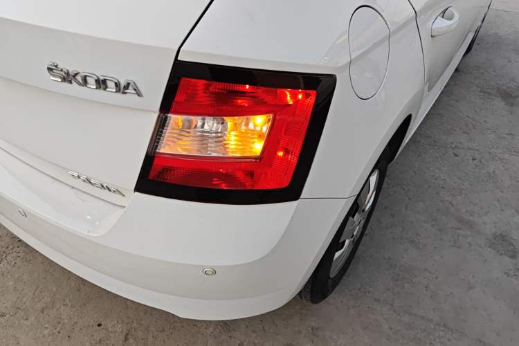 Used Skoda Fabia 2015 1.4L Automatic Front-Drive Model