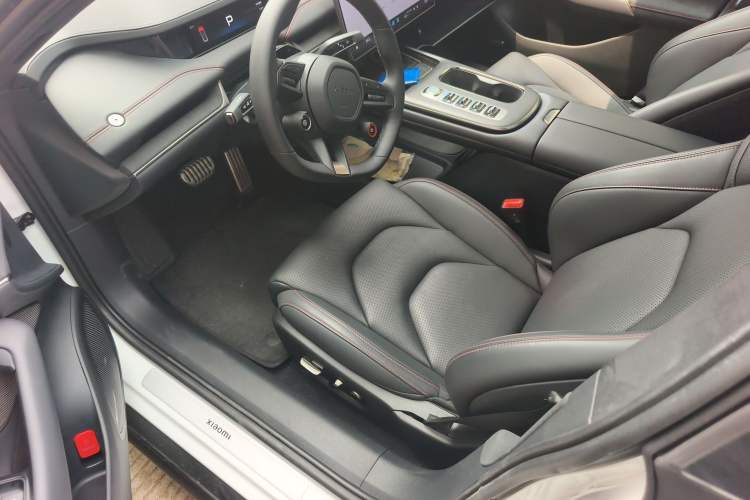 Used Xiaomi Auto SU7 2024 Four-Wheel Drive Ultra-Long Range Advanced Intelligent Driving Max Edition Left Front Seat