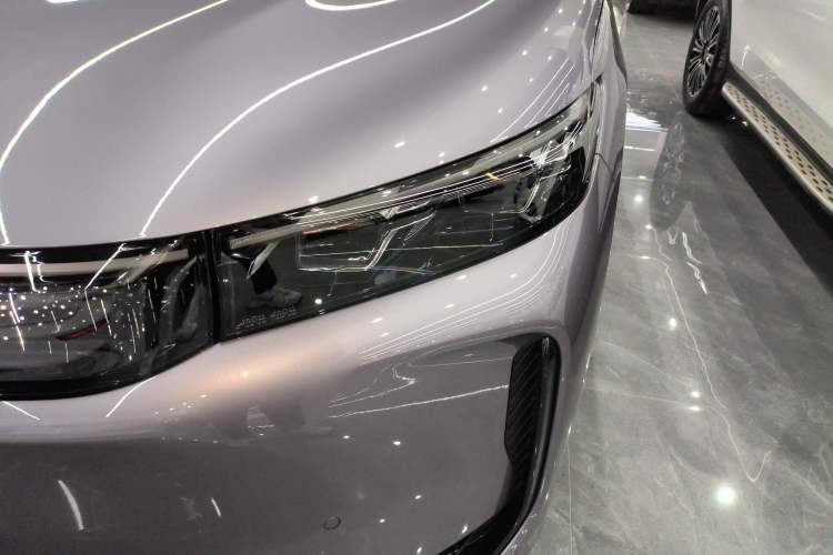 Used VOYAH FREE 2025 Model FREE+ Rear-Drive Qiankun Edition
