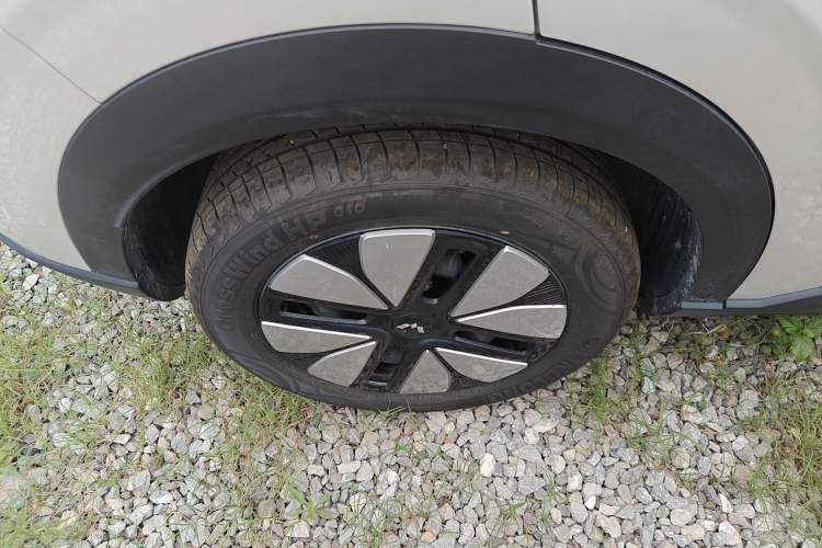 Used Wuling Bingo S 2025 Model 325km Deluxe Edition Exterior 5