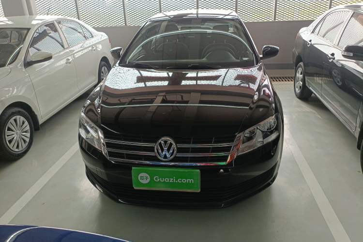 Used Volkswagen Lavida 2013 Revised Classic 1.6L Manual Fashion Edition Front