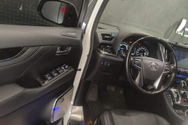 Used Toyota Vellfire 2020 Dual-Engine 2.5L HV Luxury Edition Driver Seat