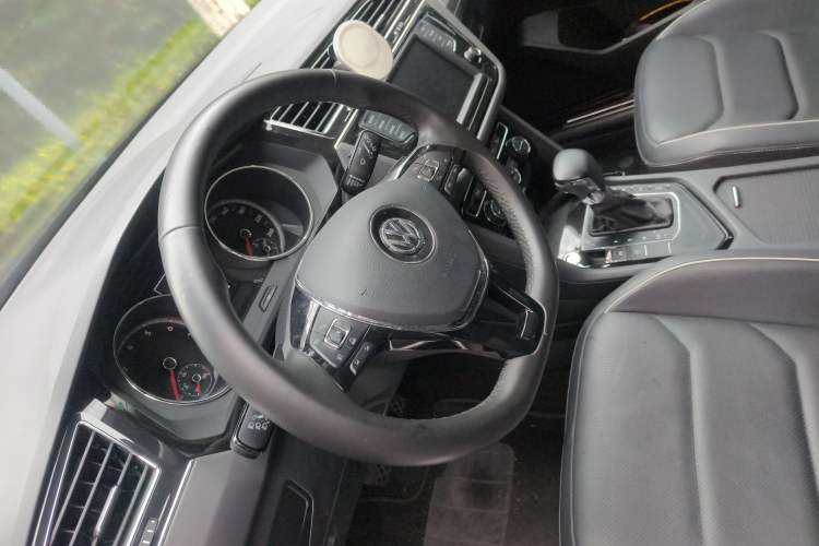 Used Volkswagen Tiguan L 2017 330TSI Automatic Two-Wheel Drive Flagship Edition