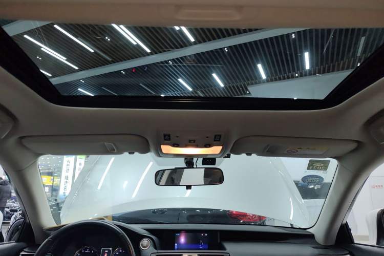 Used Lexus IS 2017 300 Leading Edition