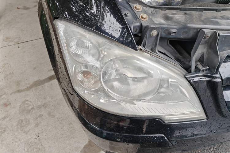 Used Mercedes-Benz Vito 2013 3.0L Elite Edition Right Front Headlight