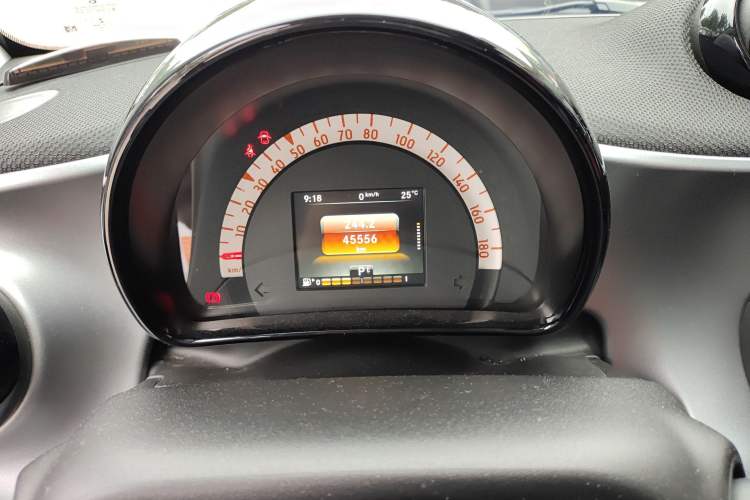 Used smart fortwo 2018 1.0L 52kW Hardtop Passion Edition China V Standard
