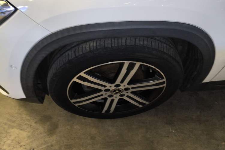 Used Mercedes-Benz GLA 2020 GLA 200 4MATIC Left Front Wheel Hub