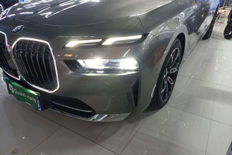 Used BMW 7 Series 2023 735Li Luxury Package
