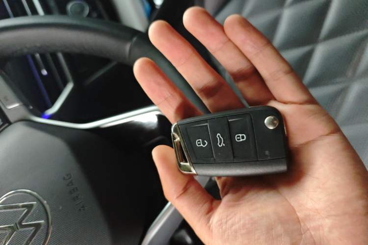 Used Volkswagen Sagitar 2025 300TSI DSG Excellence Edition Vehicle Key