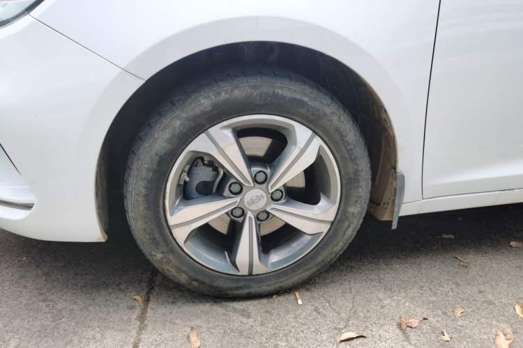 Used Geely Auto Emgrand GL 2018 1.8L DCT Elite Smart Connectivity Version Left Front Wheel Hub