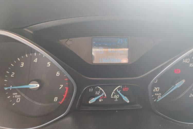 Used Ford Focus 2012 Hatchback 1.6L Manual Fashion Edition
