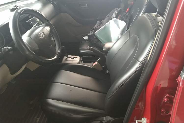 Used Hyundai Celesta 2011 1.6L Automatic Comfort Edition Left Front Seat