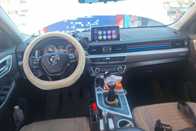 Used FORTHING Joyear X5 2017 Jingxiang Series 1.5T Manual Luxury Model Center Console