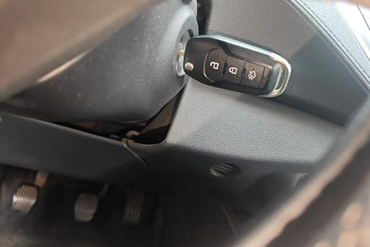 Used Ford Escort 2015 1.5L Manual Fashion Edition Vehicle Key