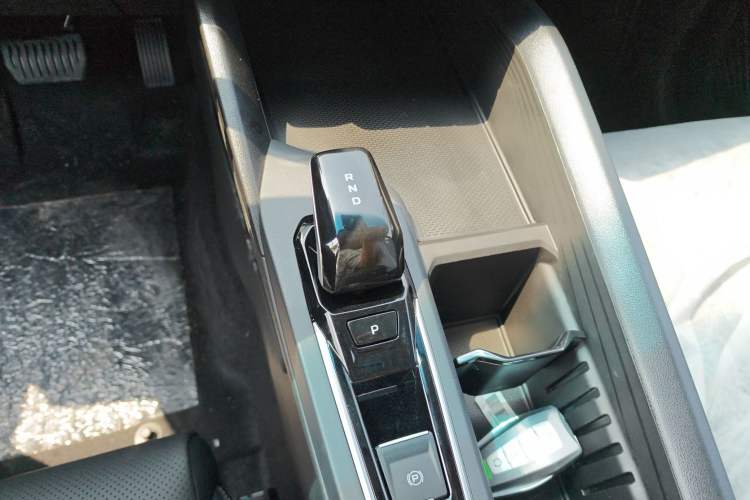 Used Geely Auto Binray 2024 Binrui COOL 1.5T DCT Longteng Edition Gear Lever