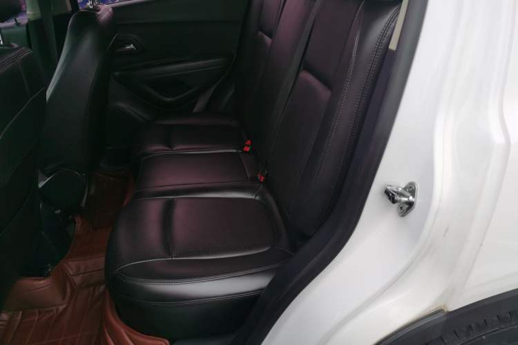 Used Chevrolet Trax 2016 1.4T Automatic Two-Wheel Drive Comfort Version with Sunroof Left Rear Seat