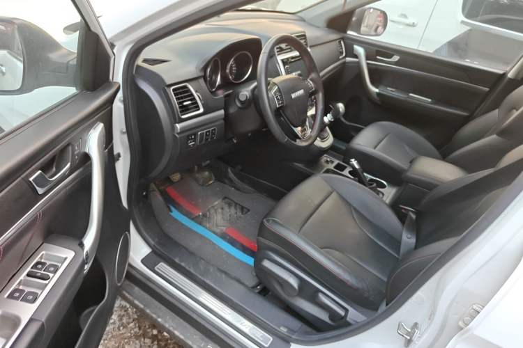 Used Haval M6 2018 1.5T Manual Two-Wheel Drive Elite Model Driver Seat