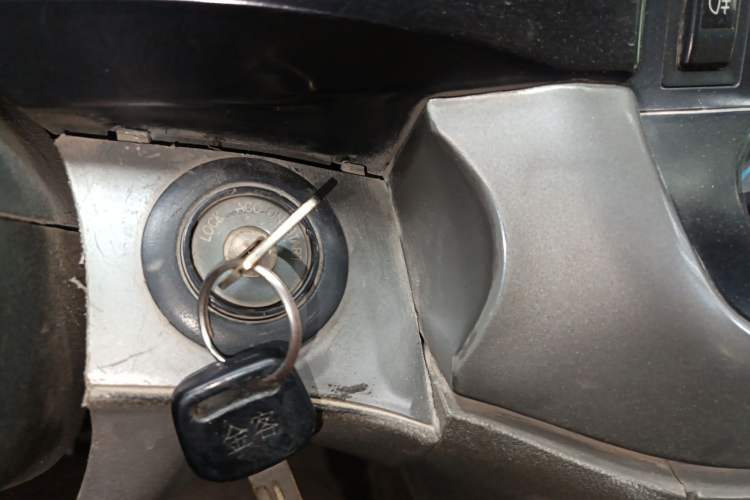 Used Jinbei Hiace 2011 2.0L 5th Generation Kuaiyunwang Standard Version 4G19 Vehicle Key