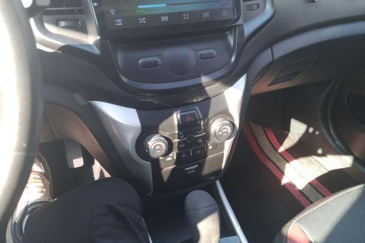 Used CHANGAN Eado 2013 1.6L Automatic Junku Model China IV Standard Audio And AC Panel