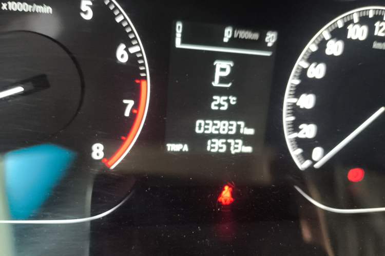 Used Honda Accord 2018 260TURBO Elite Edition China VI Odometer Close Up