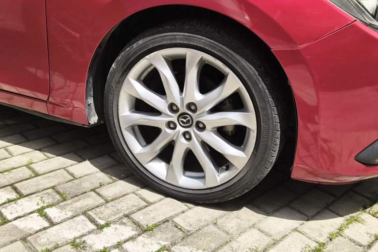 Used Mazda 3 Axela 2014 Sedan 2.0L Automatic Flagship Model