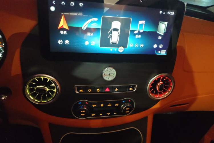 Used Mercedes-Benz Vito 2016 2.0T Business Edition Audio And AC Panel