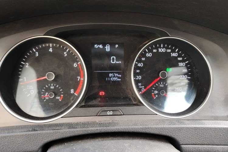 Used Volkswagen Golf 2016 1.6L Automatic Fashion Model Instrument Cluster