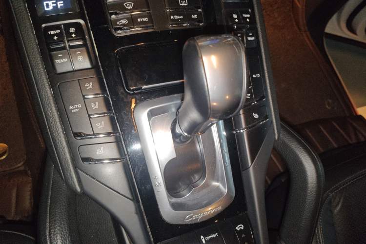 Used Porsche Cayenne 2015 Cayenne 3.0T Gear Lever