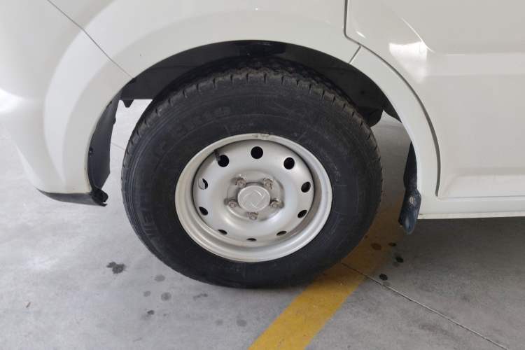 Used Dongfeng Yufeng EM27 2024 EM27L BYD CATL 41.86 kWh Left Front Wheel Hub