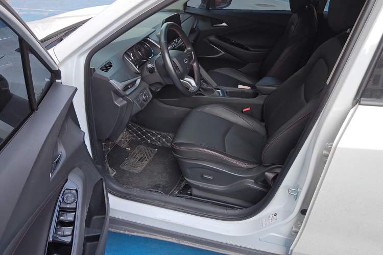 Used Chevrolet Orlando 2020 Light Hybrid Redline 530T Automatic Enjoyment Edition (5+2 Models)