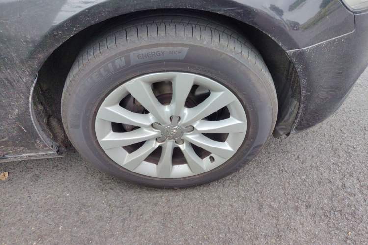Used Audi A6L 2014 TFSI Standard Model Right Front Wheel Hub