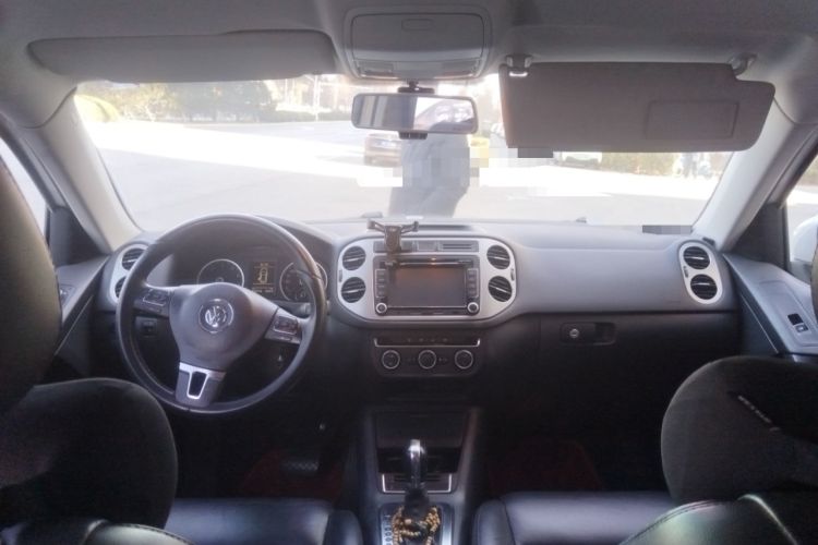 Used Volkswagen Tiguan 2013 1.8 TSI Automatic Two-Wheel Drive Comfort Edition Center Console