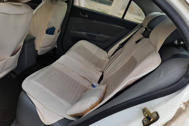 Used Geely Auto Classic Emgrand 2013 Sedan 1.5L Manual Entry-Level Model
