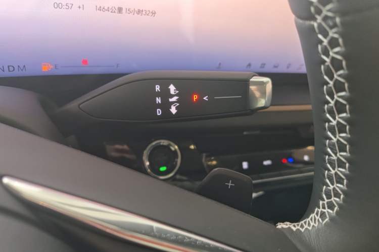 Used Buick Envision 2024 Encore S 25T Ignite Black Style Edition Gear Lever