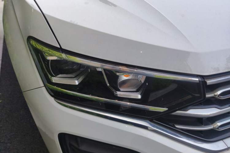 Used Volkswagen Tayron 2020 330TSI Two-Wheel Drive Luxury Smart Connectivity Version