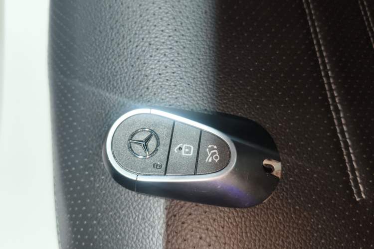 Used Mercedes-Benz C-Class New Energy 2023 Second Facelift C 350 eL
