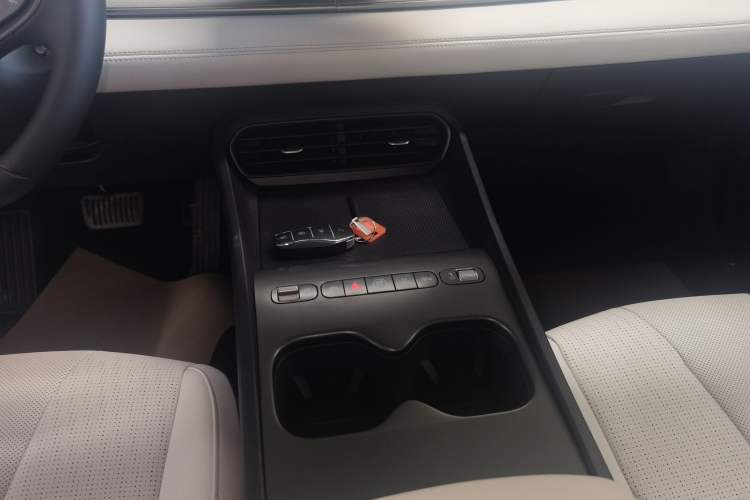 Used BYD Seal 05 DM-i 2026 DM-i 128KM Luxury Edition Gear Lever