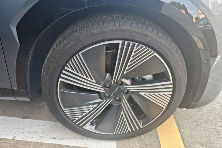 Used Lynk & Co 08 EM-P 2025 245km Ultra-Long Range Halo