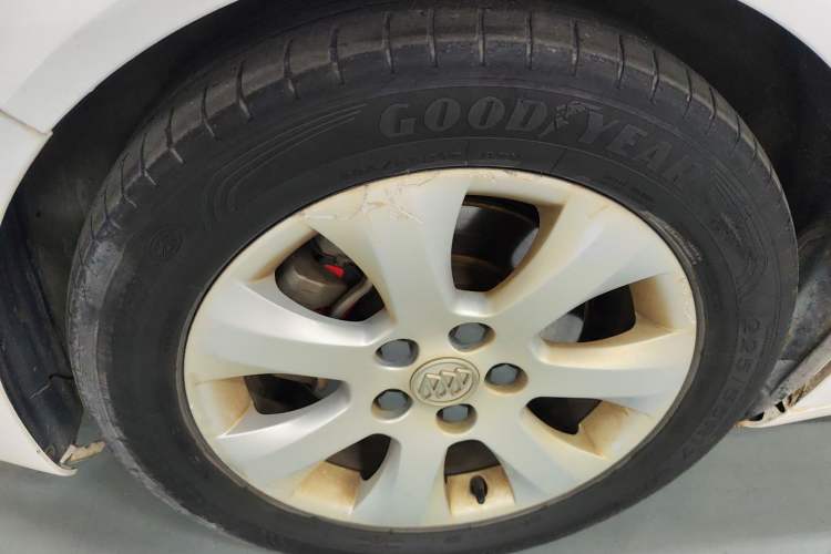 Used Buick Regal 2014 1.6T Fashionable Tech Edition Left Front Wheel Hub