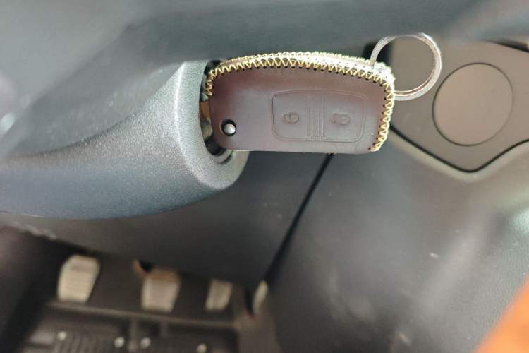 Used JMC Fushun 2022 2.0T Manual Van Short Wheelbase Mid-Height Roof 3-Seater