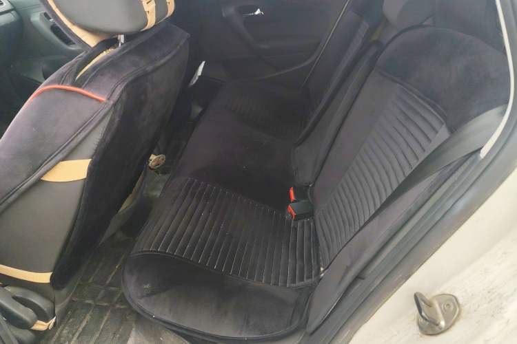 Used Volkswagen Polo 2016 1.6L Automatic Comfort Model
